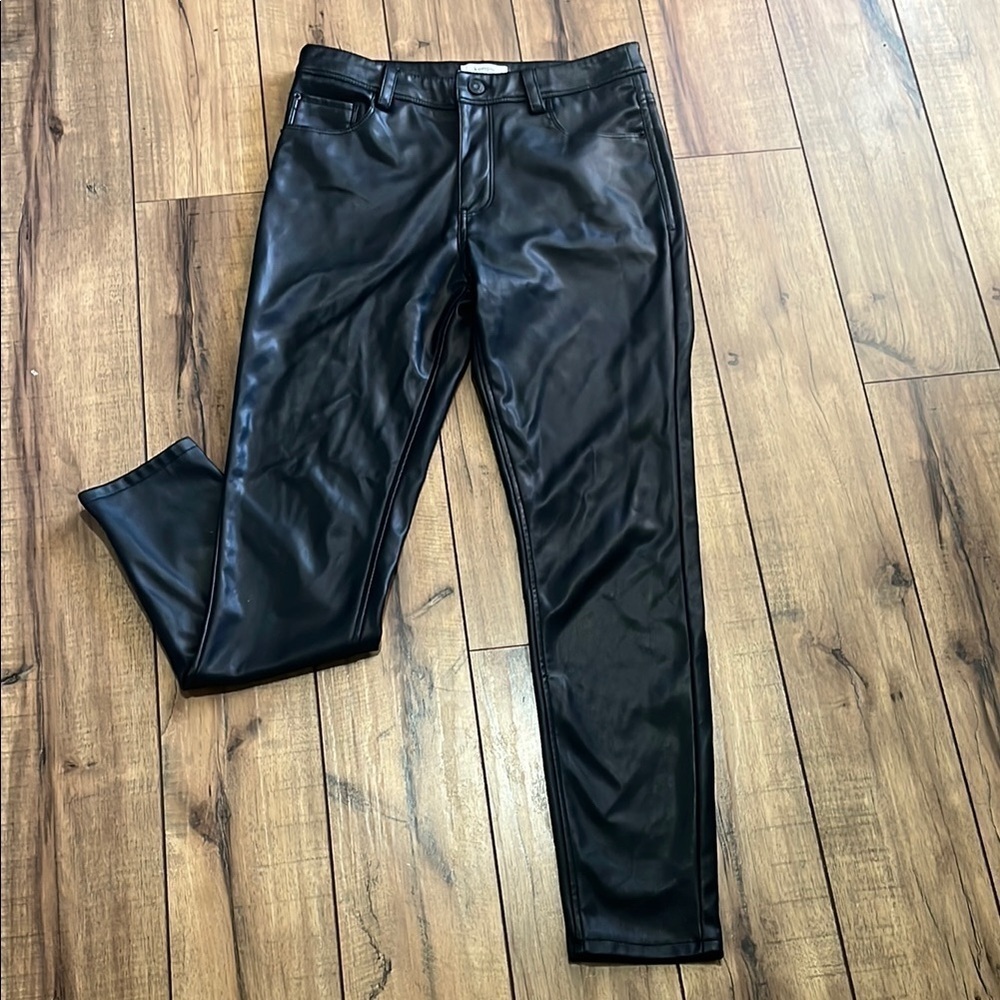 Kensie Women Black Faux Vegan Leather Pants Size 4/27 Moto 5 pocket clubbing